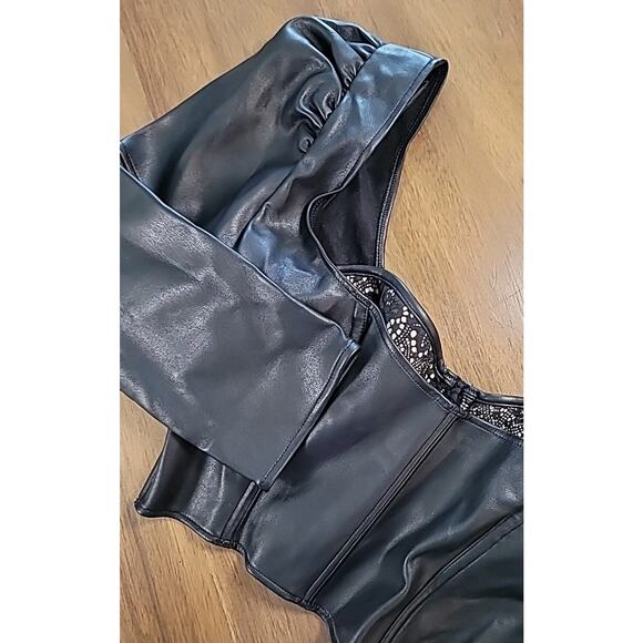 Victoria’s Secret Faux Leather Crop Bra Top Black 34B Goth Grunge - Picture 2 of 7